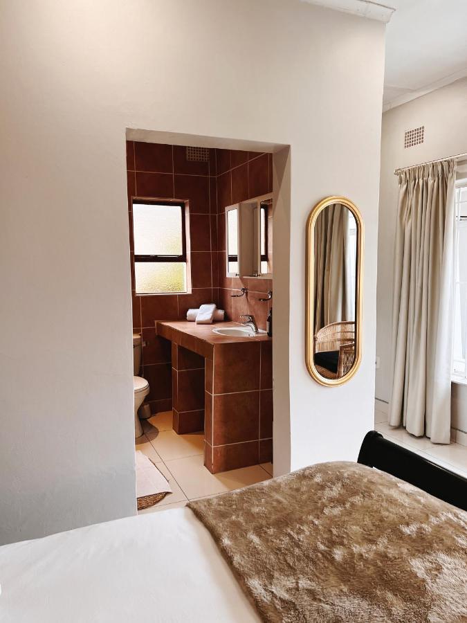 Coco Lodge Mthatha Bagian luar foto