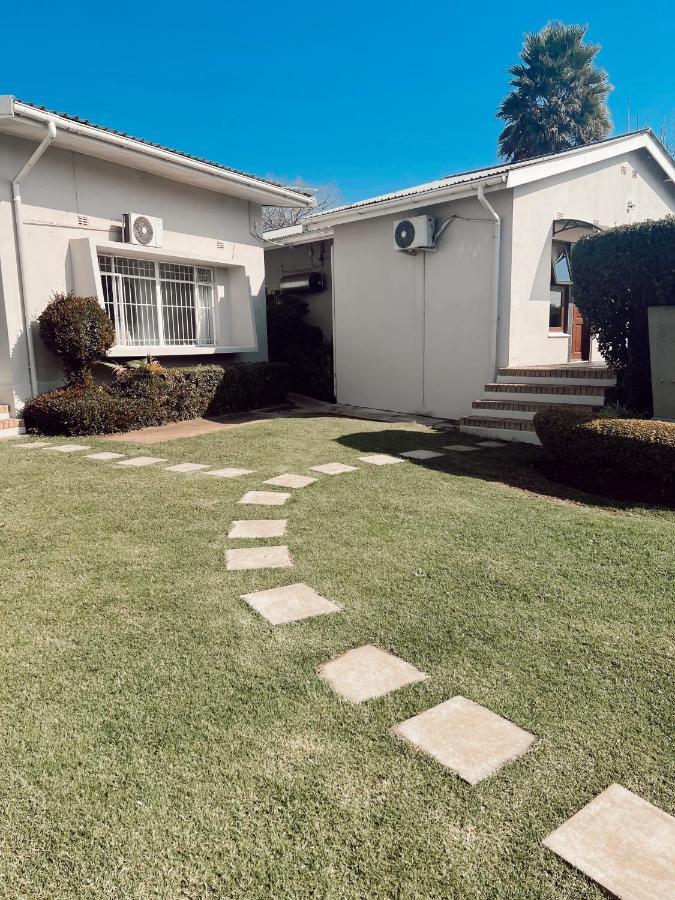 Coco Lodge Mthatha Bagian luar foto