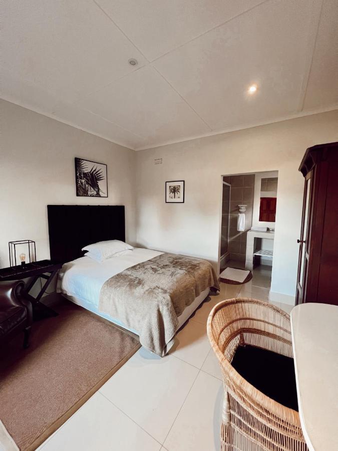 Coco Lodge Mthatha Bagian luar foto