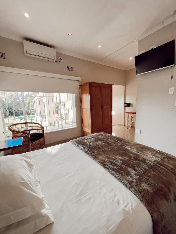 Coco Lodge Mthatha Bagian luar foto